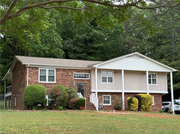 2335 Crestview Way, Winston Salem, NC 27103