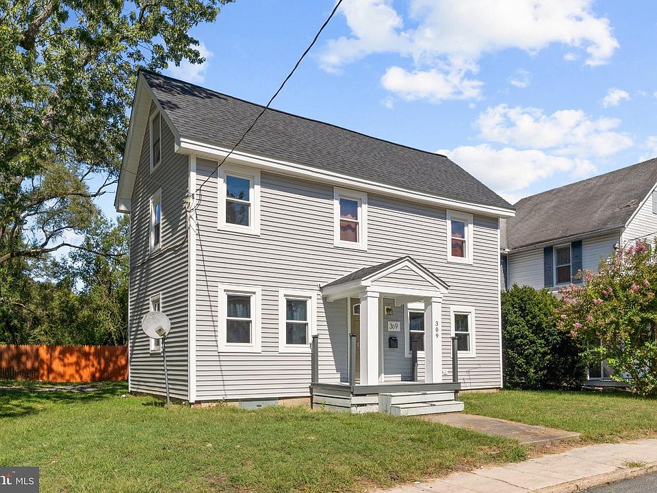 1st image of 309 E 6th St