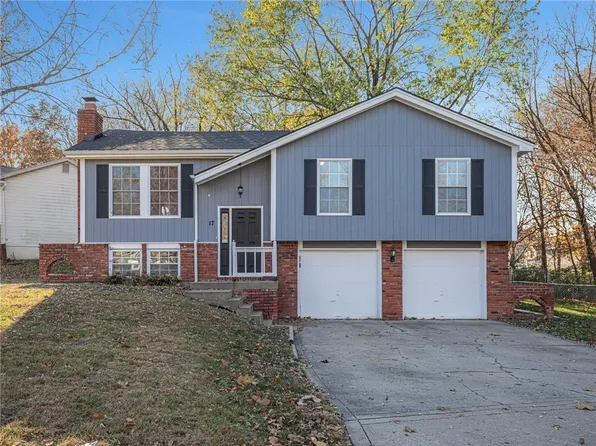 17 NE 90th Ter, Kansas City, MO 64155