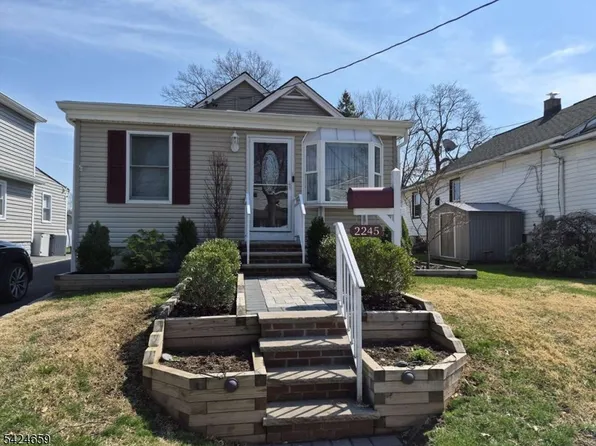 2245 Price St, Rahway City, NJ 07065