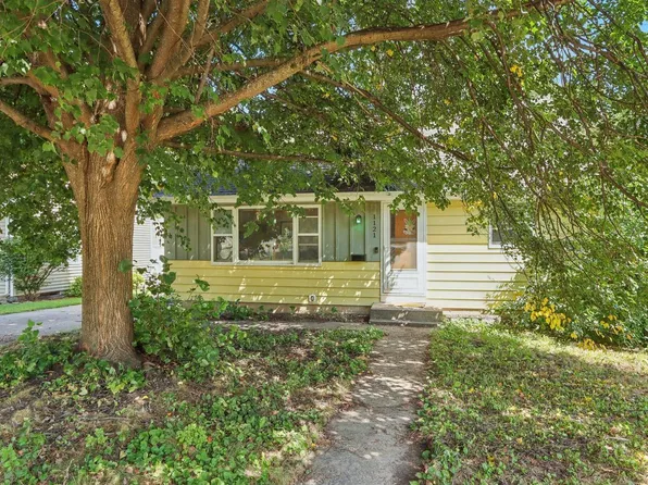 1121 Westowne AVENUE, Waukesha, WI 53188