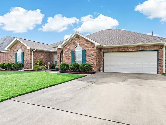 3rd image of 3158 Forest Oaks Dr