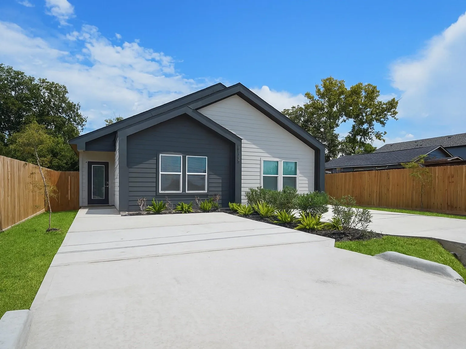 3 bed, 2.0 bath, 1144 sqft, $1,750 — Photo 2