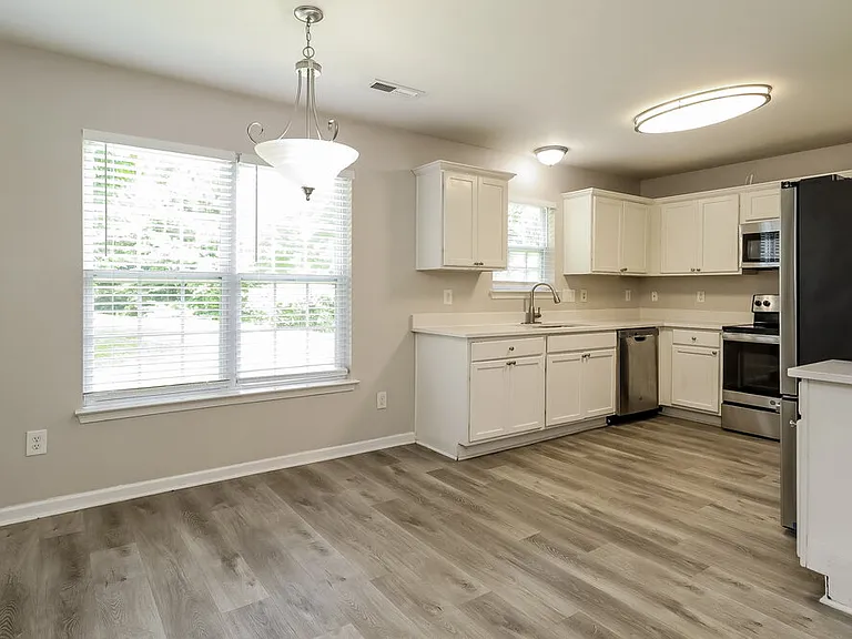 1215 Ben Livingston Rd — Photo 7