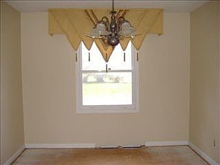 5th image of 22902 Leslie Ln