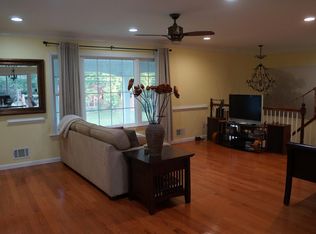 5612 Hershey Ln, Alexandria, VA 22312