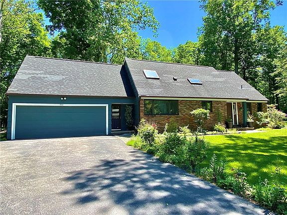 3rd image of 600 Shady Glen Cir