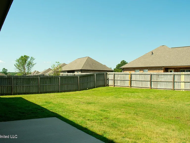 216 Buttonwood Ln — Photo 20