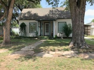 308 N 4th St, Blackwell, OK 74631