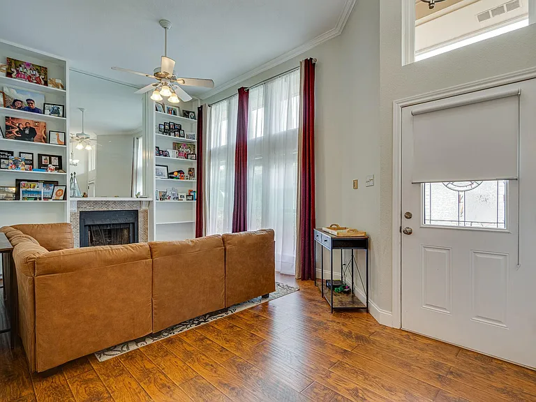 10236 Quest Dr — Photo 6