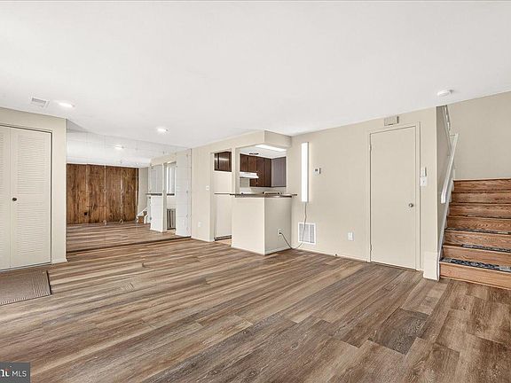 2nd image of 9668 Brassie Way