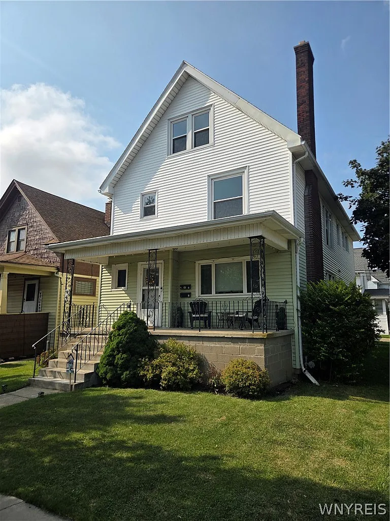 3 bed, 1.0 bath, 1086 sqft, $1,700 — Photo 1