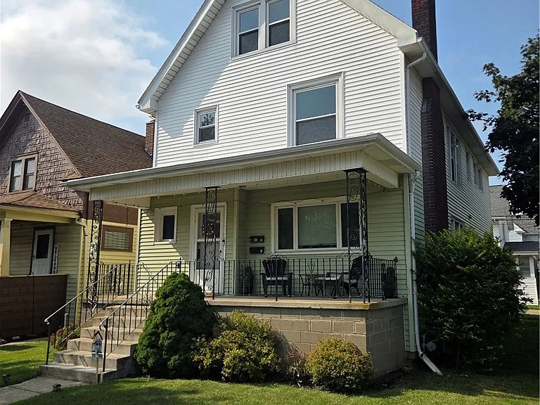94 Parkwood Ave #2 — Photo 1