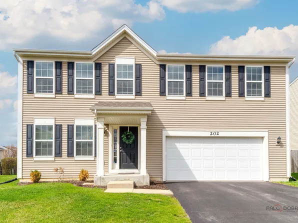 202 Minuet Cir, Volo, IL 60073