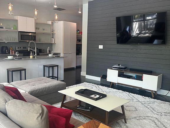 4th image of 207 Pierce St Floor 2