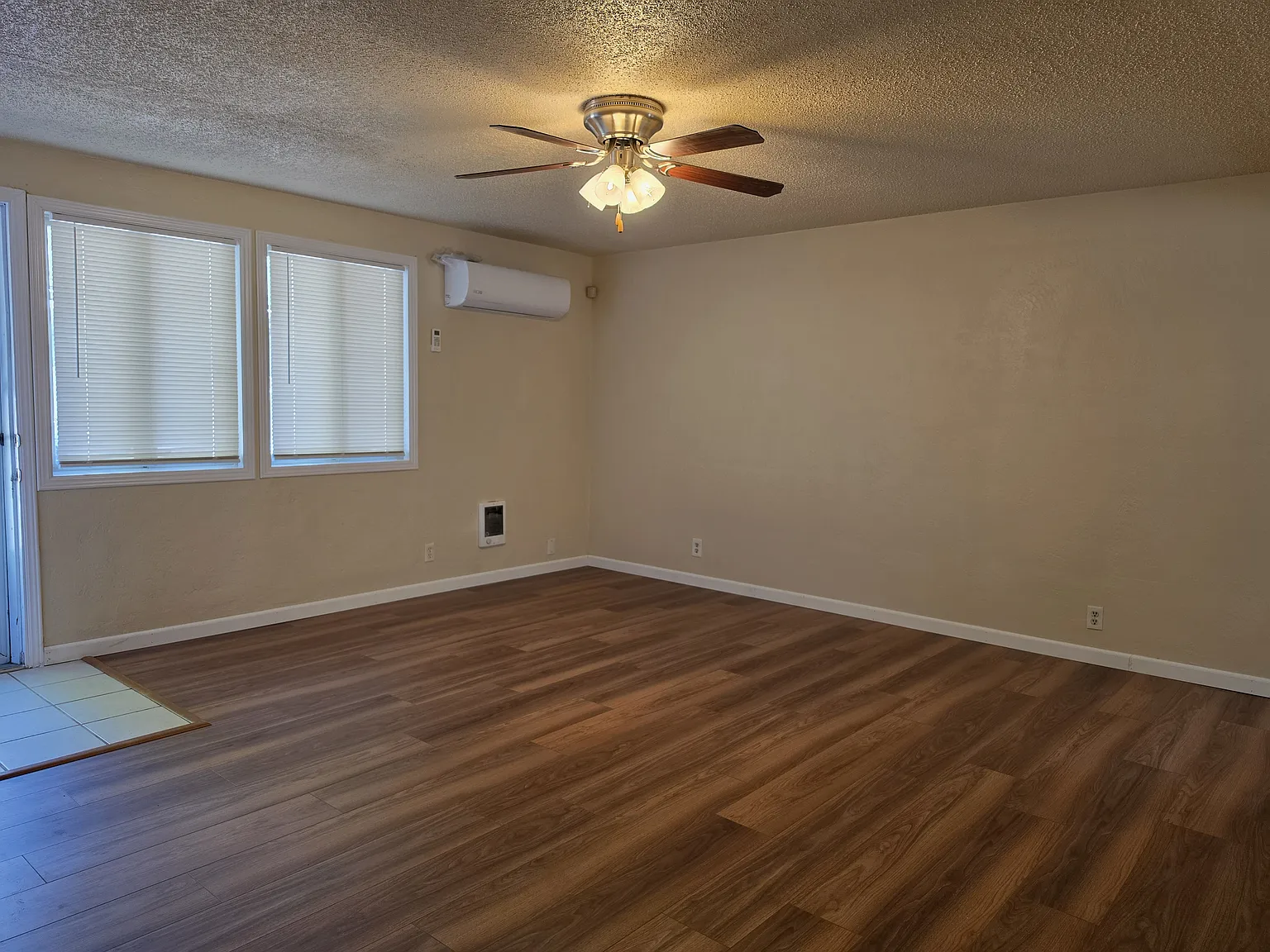 2 bed, 936 sqft, $1,500 — Photo 2