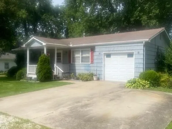 306 Harris Dr, Greenwood, MO 64034