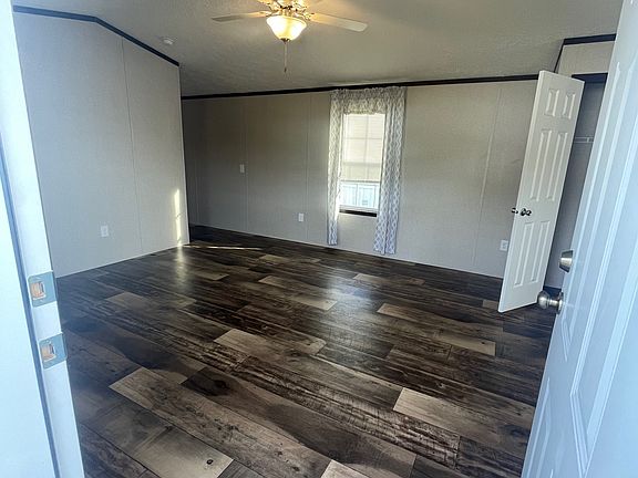 5th image of 16 Cheryl Ln