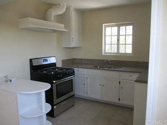 5th image of 10524 Juniper St
