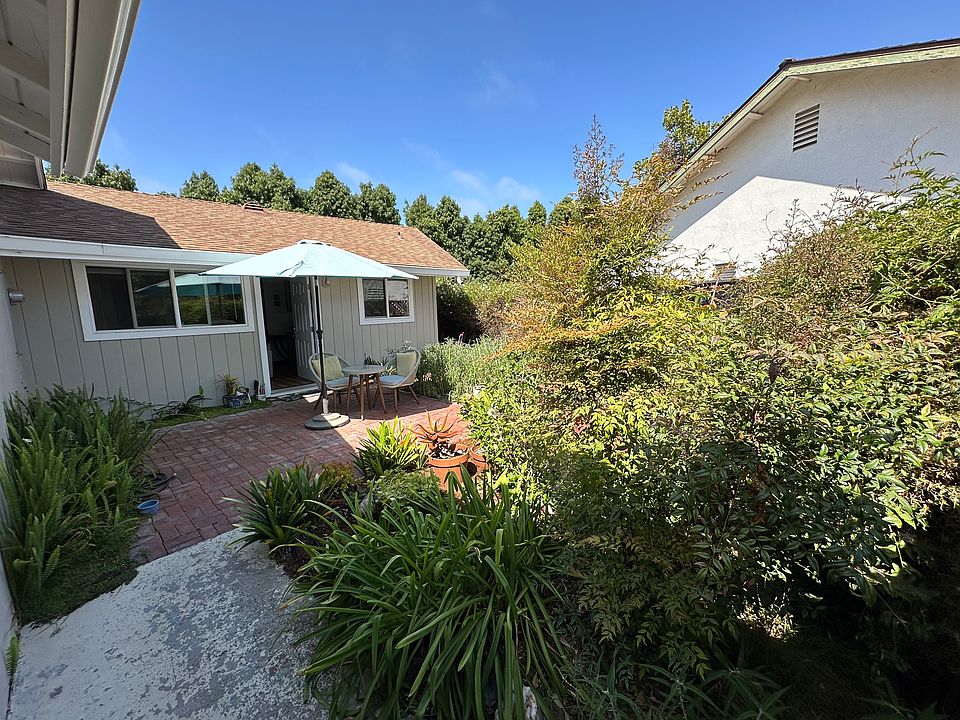 1st image of 833 La Roda Ave
