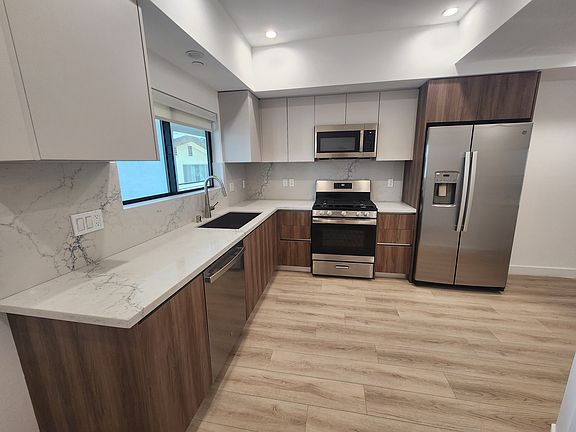 2nd image of 6061 Fulton Ave #2