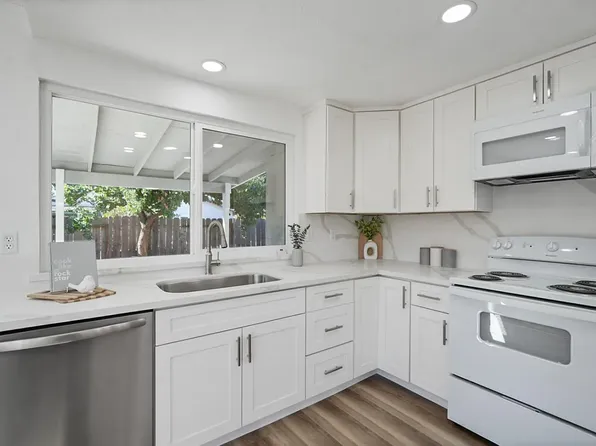 2300 Dels Ln, Turlock, CA 95382