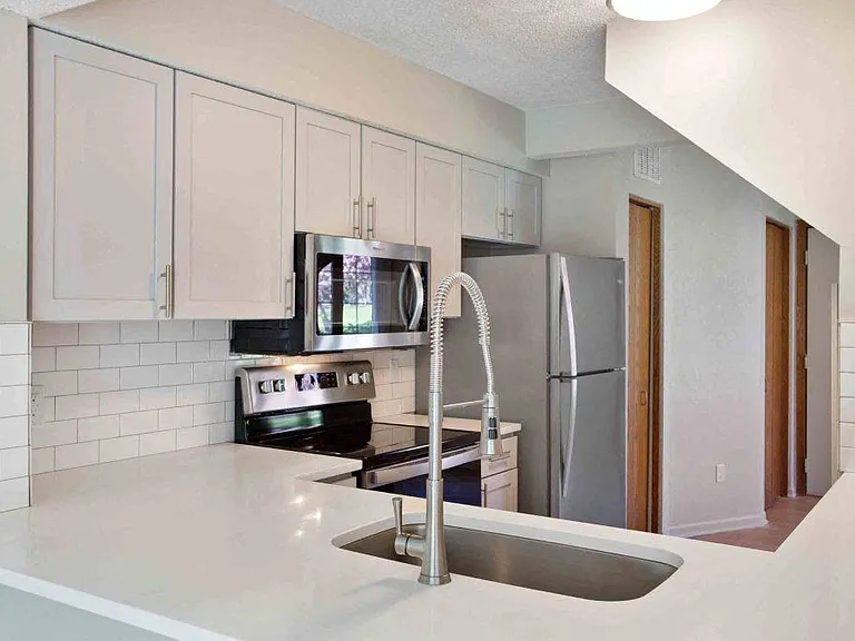 Seasons Villas — Photo 3