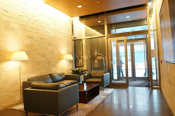 Rented by Hooli Homes New York Inc | media 17