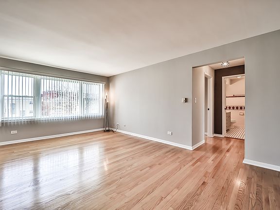 4th image of 5230 N Potawatomie Ave Unit 304