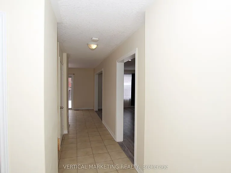 35 Buchanan Dr — Photo 16