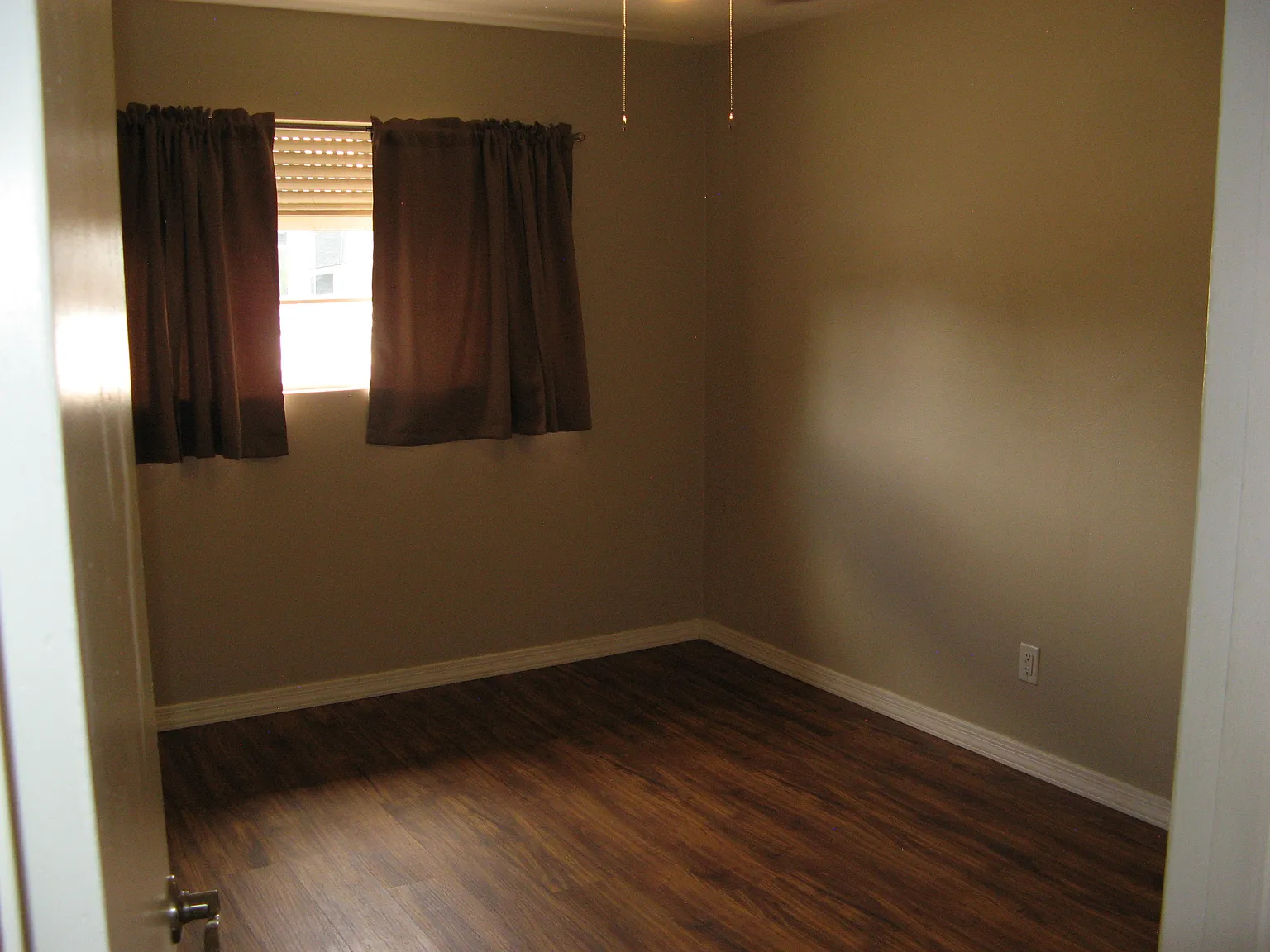 3 bed, 1301 sqft, $2,500 — Photo 4