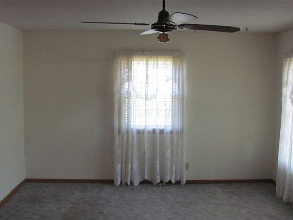 2nd image of 215 Grandview Ave