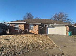 3205 W Bergman St, Springfield, MO 65803