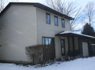 416 Lakewood Dr, East Tawas, MI 48730