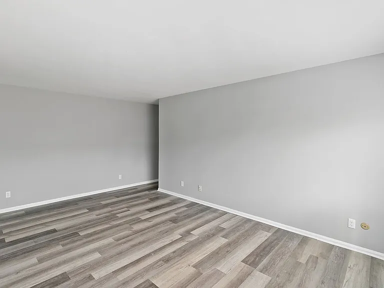 4221 N Grand River Ave — Photo 9