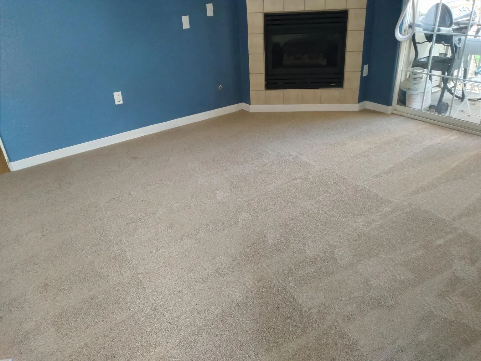 3 bed, 1271 sqft, $2,000 — Photo 2