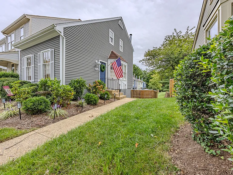6347 Chimney Wood Ct — Photo 2