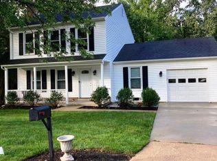 10518 Cambridge Ct, Great Falls, VA 22066
