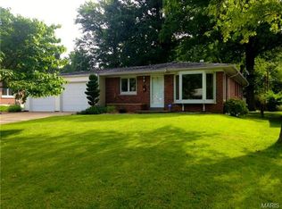 90 Saint Eugene Ln, Florissant, MO 63033