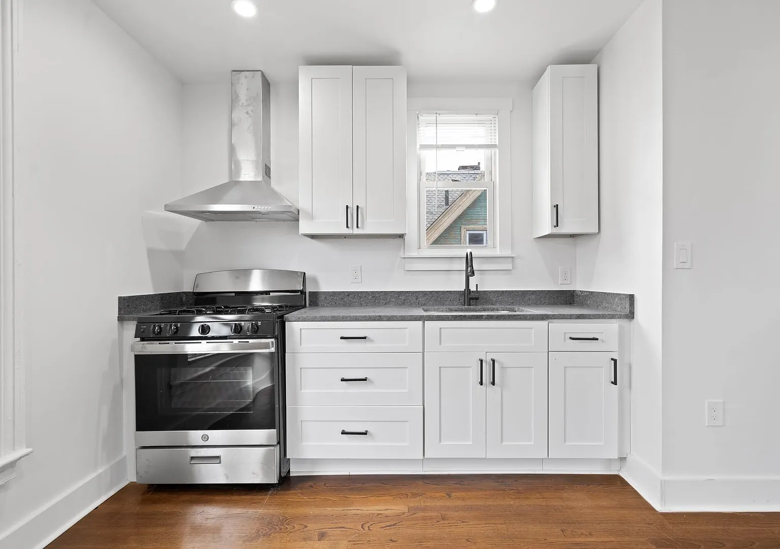 455 George Street — Photo 3