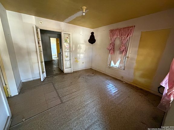 2nd image of 606 Cottonwood