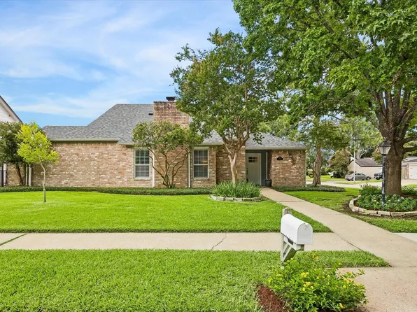 1902 Eagle Falls Dr, Houston, TX 77077