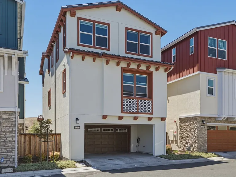 1230 Mateo Miller Cir — Photo 1