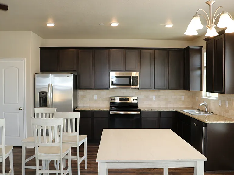 748 Westfield Blvd — Photo 5