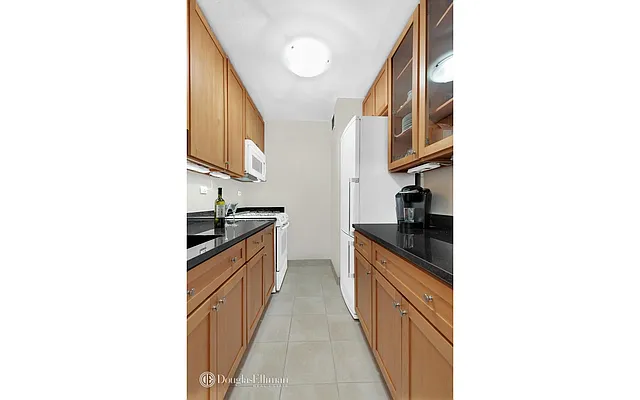 Sold by Douglas Elliman | media 18