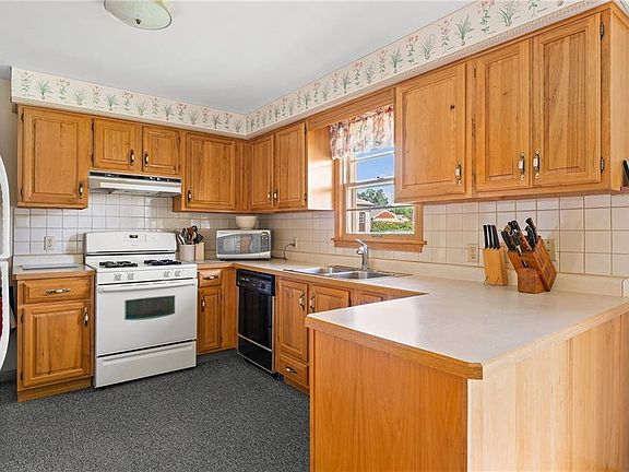 2nd image of 2458 Knollwood Ave