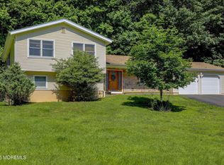 3 Galewood Dr, Holmdel, NJ 07733
