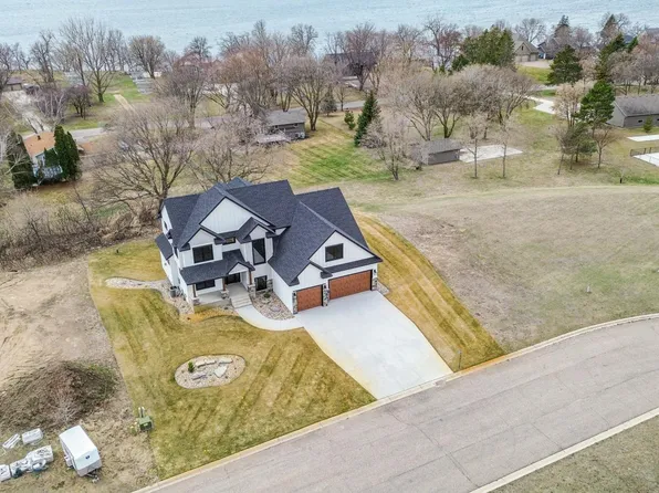 3731 Crestwood Rdg NE, Alexandria, MN 56308