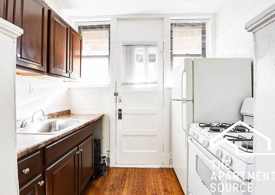 1st image of 6367 N Hermitage Ave #1