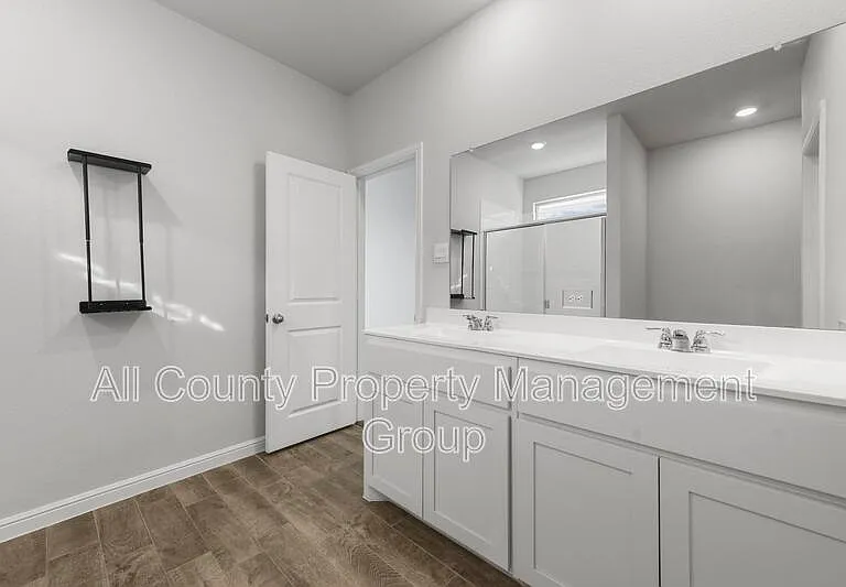 131 Orchard Pines Pl — Photo 15